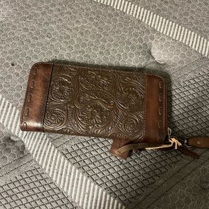 Brand new Shyanne hand purse!